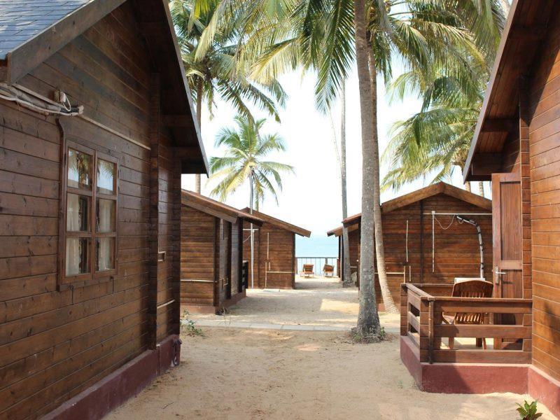 Vista Praia Beach Resort Anjuna Bagian luar foto