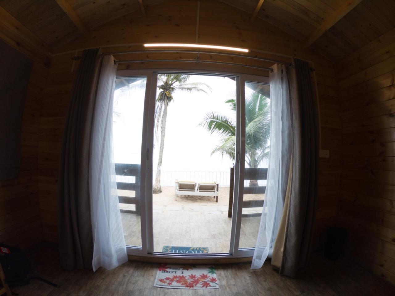 Vista Praia Beach Resort Anjuna Bagian luar foto